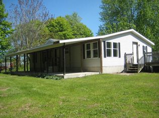 52901 County Road 687, Hartford, MI 49057