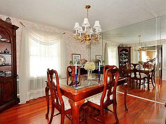 3rd image of 388 Evergreen Dr