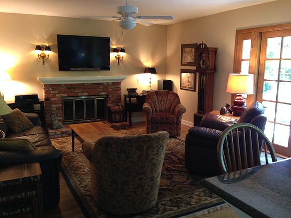 Family Rm w. French Doors