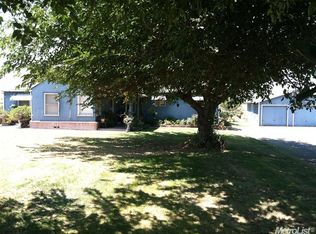 1236 S Stearns Rd, Oakdale, CA 95361