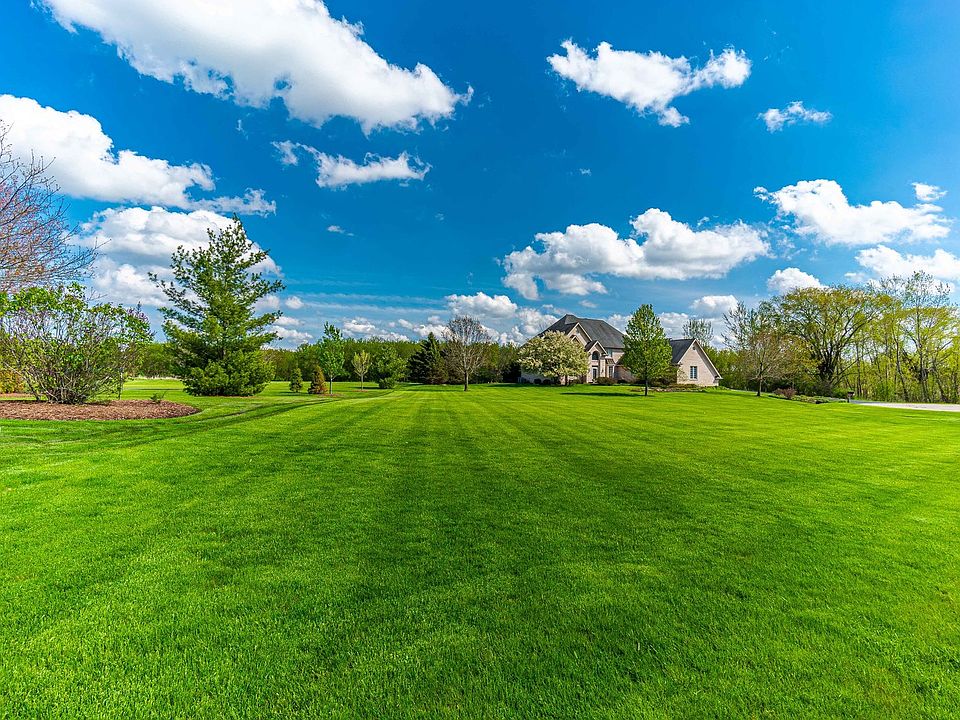 1st image of 13 Crescent Ln Lot 13