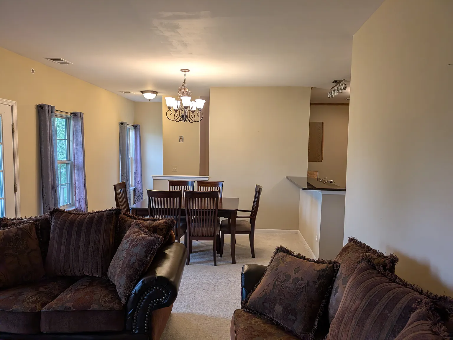 539 Riviera Ct — Photo 3