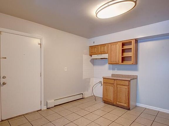 4th image of 809 E 32nd Ave #14-1