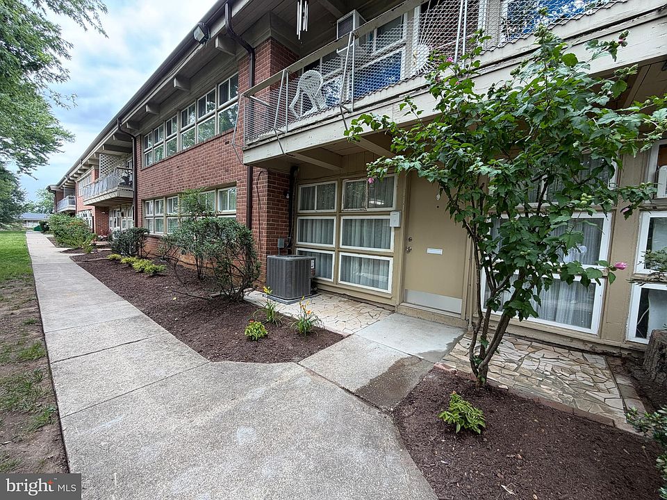 1st image of 7402 18th Ave #111