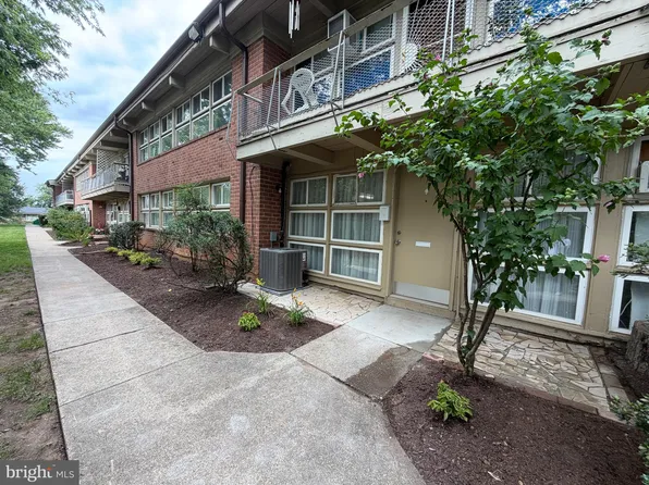 7402 18th Ave #111, Hyattsville, MD 20783