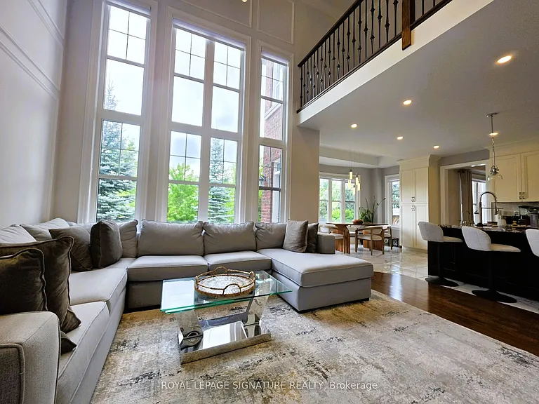 9 William Bowes Blvd — Photo 4