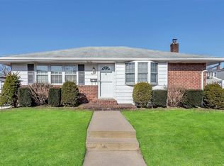 502 Mansfield Ave, Levittown, NY 11756