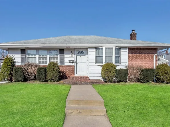 502 Mansfield Avenue, Levittown, NY 11756