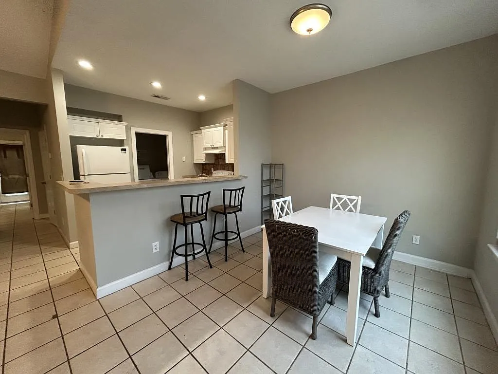 321 S Kerr Ave, 127 — Photo 4