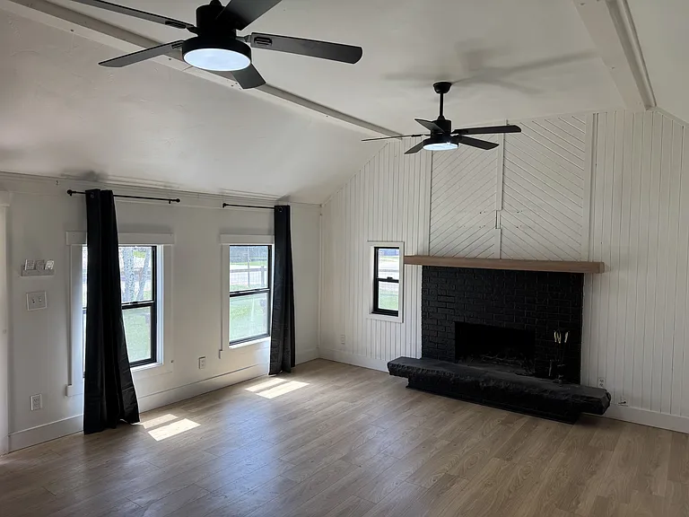 280 W 400 N — Photo 18