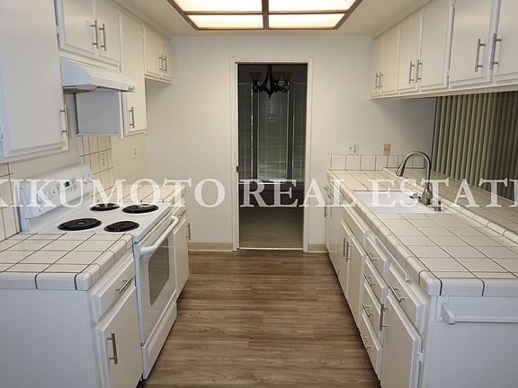 3rd image of 119 Parkshore Cir