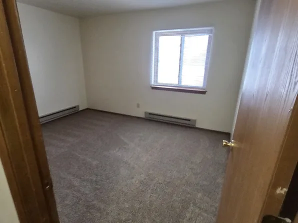 665 Foxtree Cir #5, Burlington, WI 53105