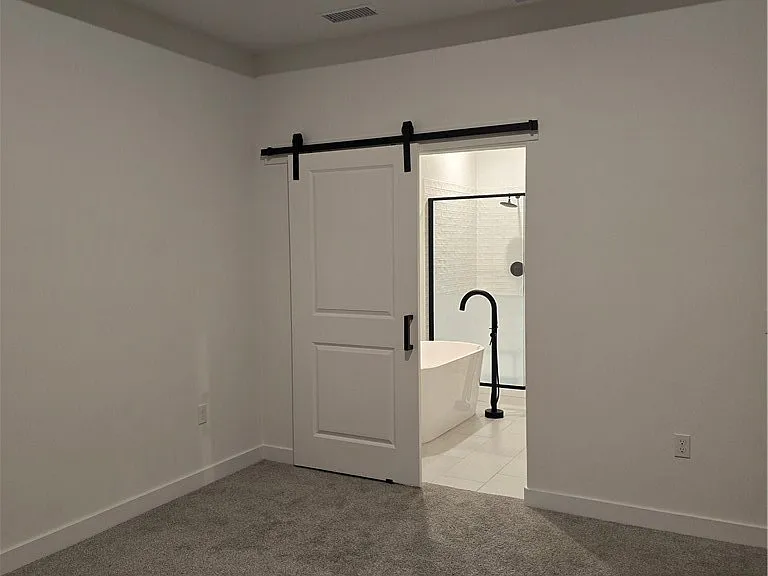 1887 Vincent Dr — Photo 21