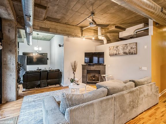 4th image of 1151 W 15th St Unit 130