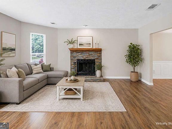 3rd image of 5086 N Woodbridge Trl