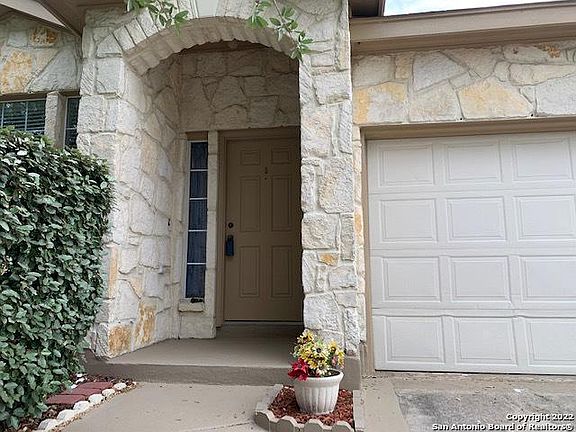 2nd image of 301 Hummingbird Dr