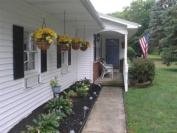 2nd image of 11077 Lyndale Ln
