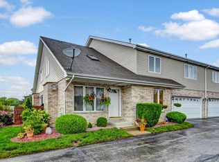 7924 W Tameling Ct, Palos Hills, IL 60465