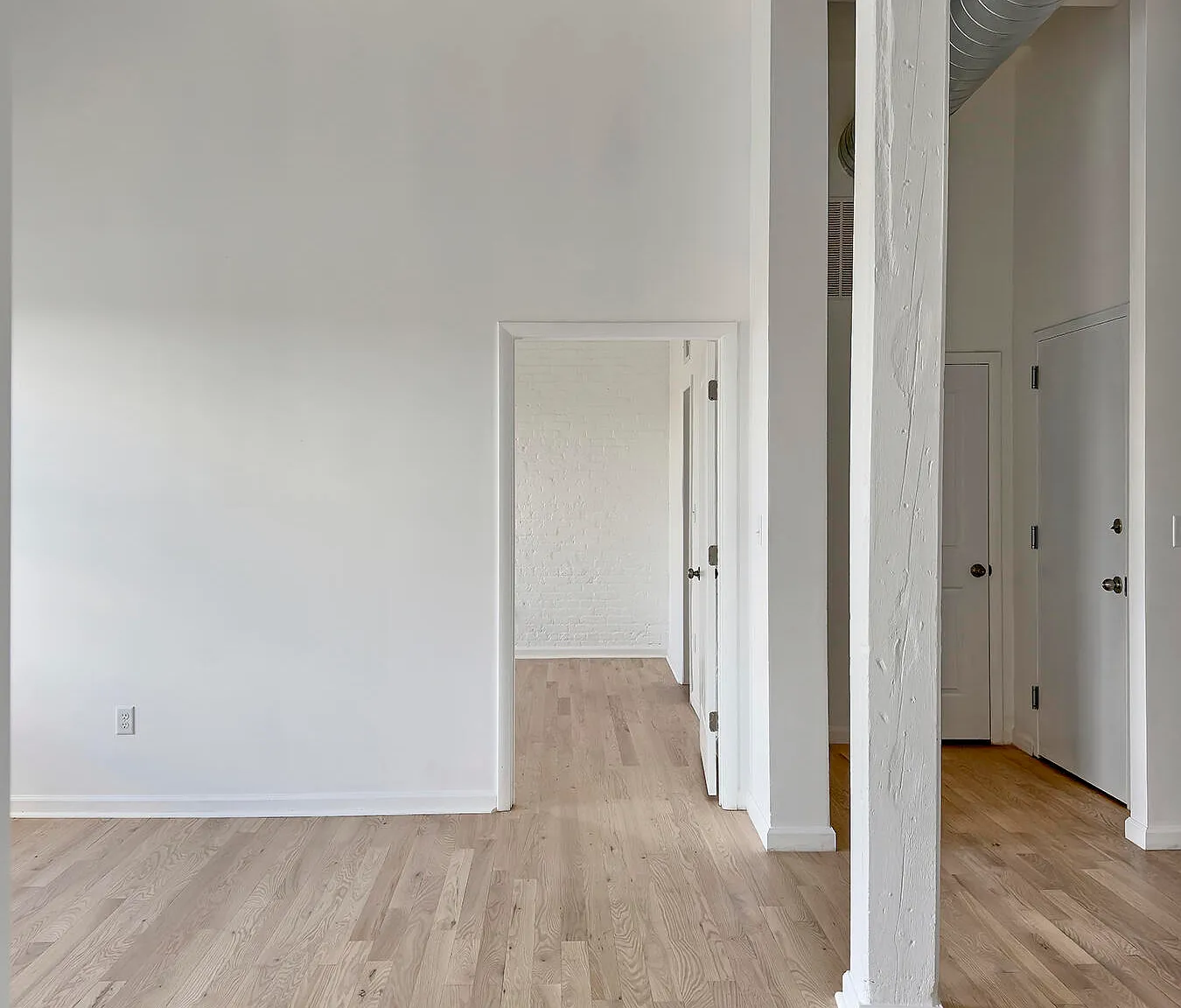 2 bed, 808 sqft, $2,200 — Photo 2