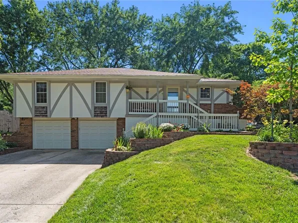 109 SE 2nd St, Blue Springs, MO 64014