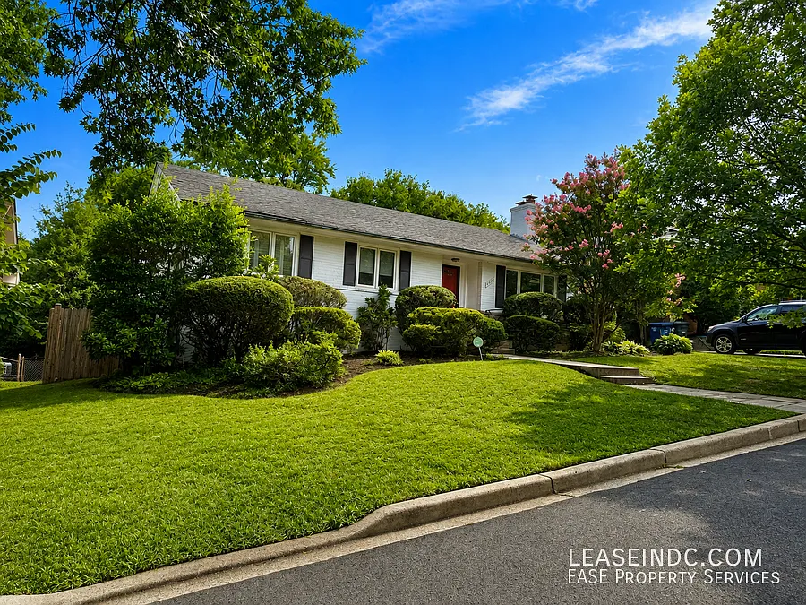 4 bed, 2455 sqft, $5,900 — Photo 2