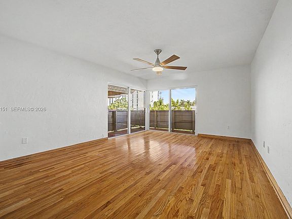5th image of 1205 Mariposa Ave APT 415