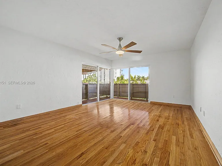 1205 Mariposa Ave #415 — Photo 5