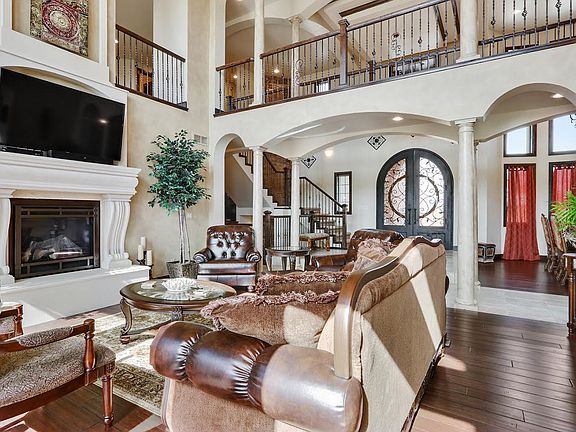 3rd image of 5791 Last Pointe Dr