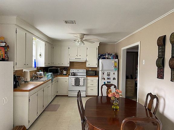 3rd image of 317 Duet St
