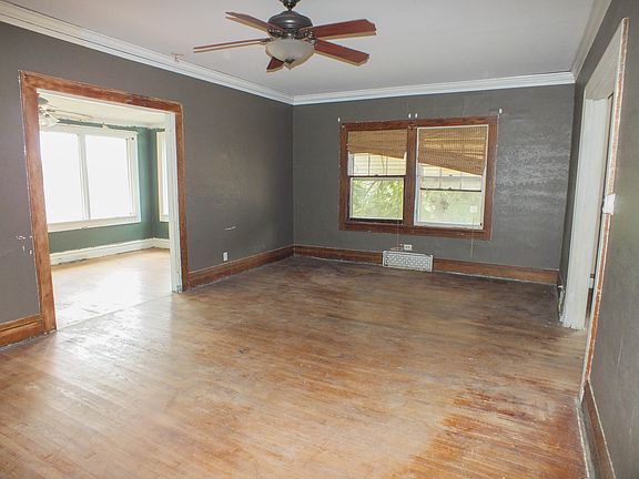 4th image of 4438 10th Ave