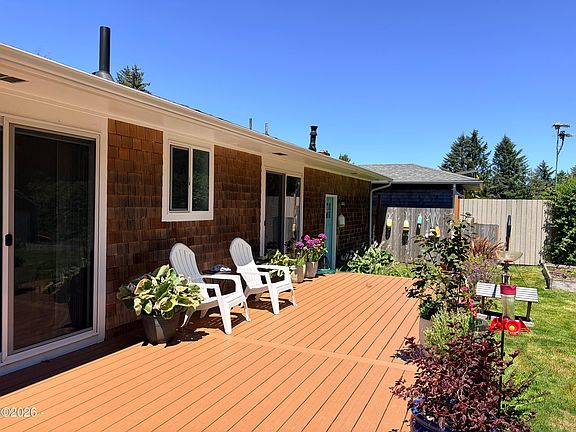5th image of 1844 NE Crestview Pl