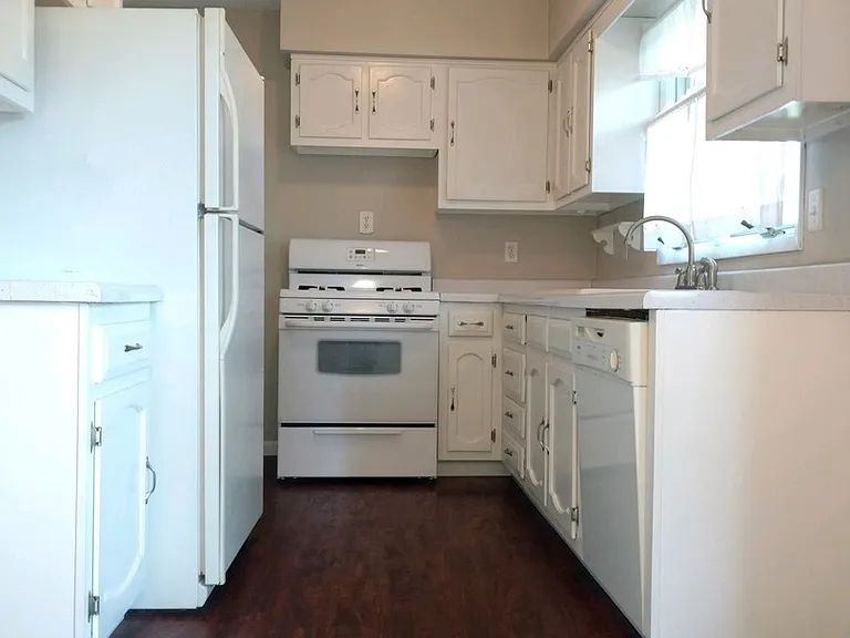 1247 Doreen Ave — Photo 3