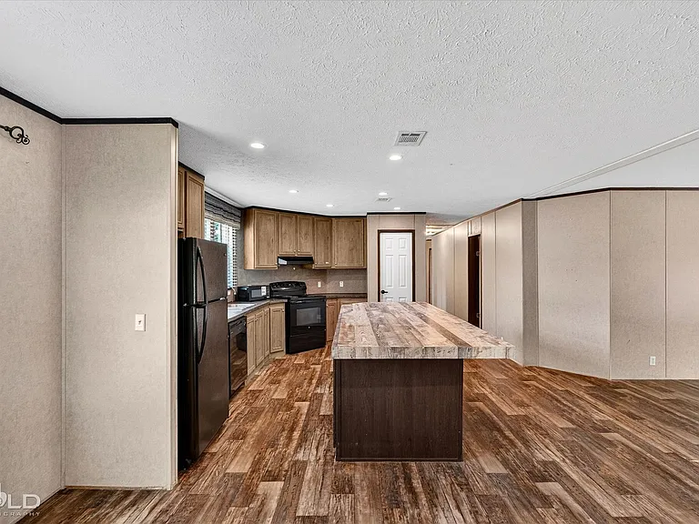 2153 Highway 2 — Photo 22