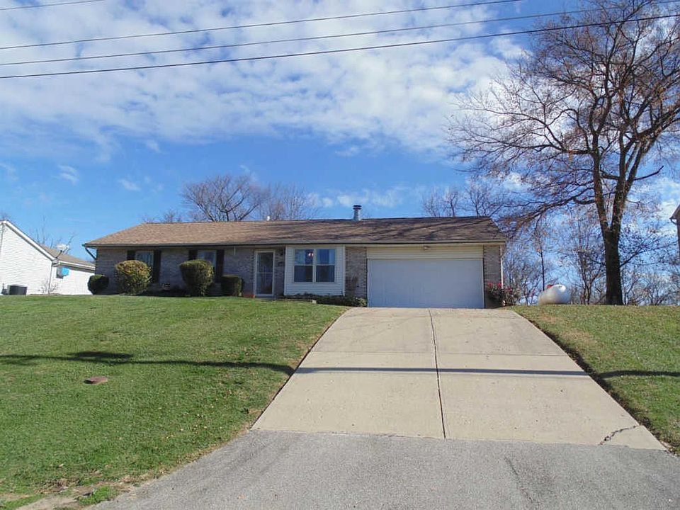1st image of 15686 Elizabeth Dr