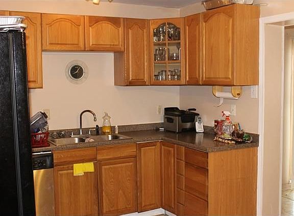 3rd image of 2885 Glenbrook Dr