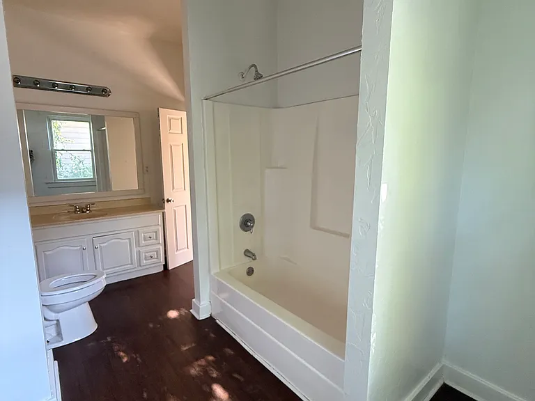 1428 W Central St — Photo 6