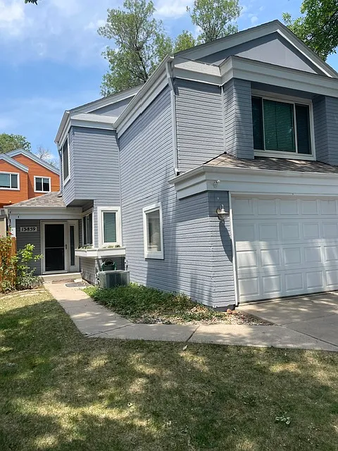 13859 W La Salle Pl
