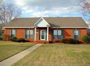 1701 Twelve Oaks Ln, Prattville, AL 36066