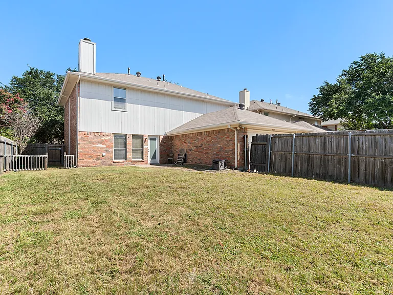 2522 Primrose Ln — Photo 33