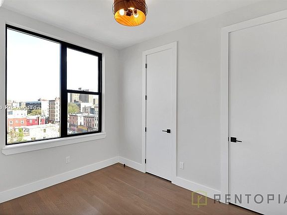 5th image of 90 Manhattan Ave #3H