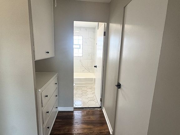 5th image of 2719 165th St APT 5