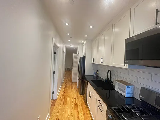 Rented by A P Realty Group NY LTD | media 39