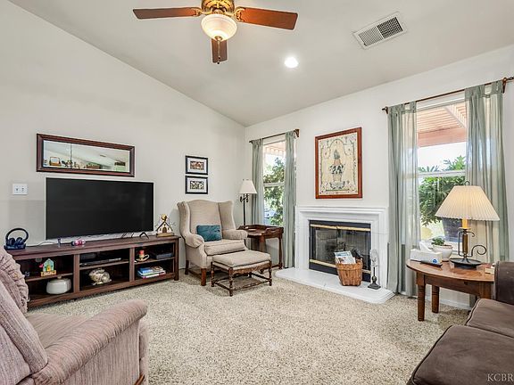 4th image of 647 W Cinnamon Ave
