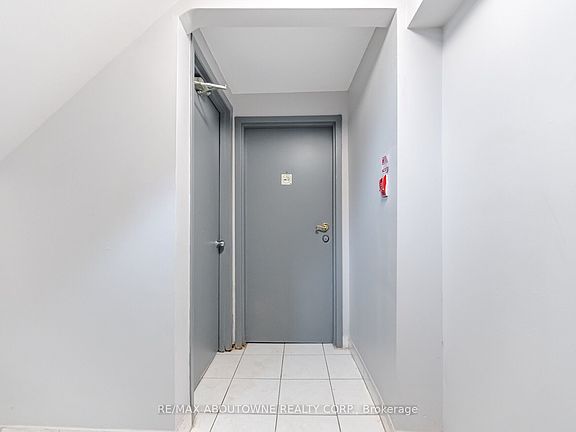 5th image of 203 Nelson St #3