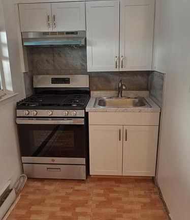 3rd image of 678 Clarence Ave