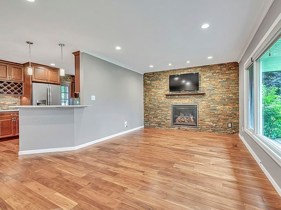 4th image of 1308 L Ave