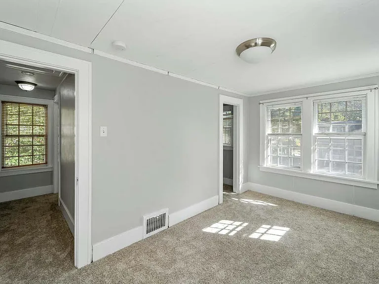 2217 Donald St — Photo 17
