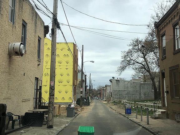 3rd image of 2146 N Darien St