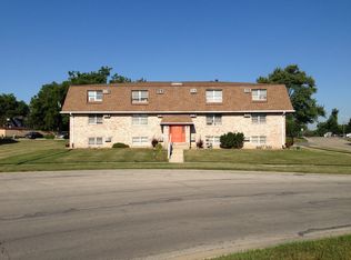 301 Muehl Dr #11, Lockport, IL 60441