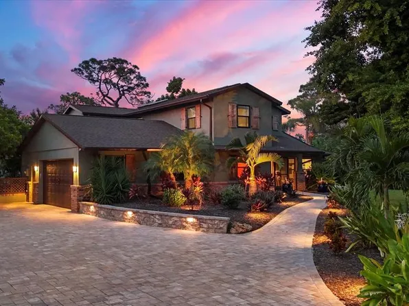 1070 Bayshore Dr, Englewood, FL 34223